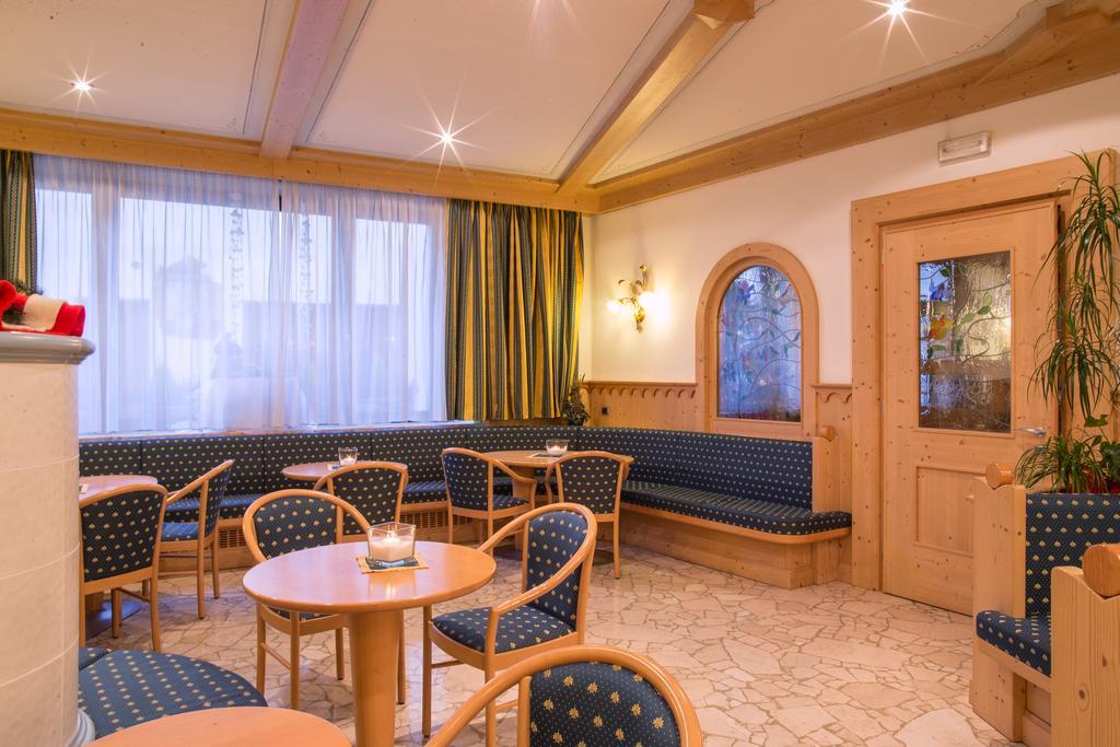 Hotel Al Cervo Tesero Kültér fotó