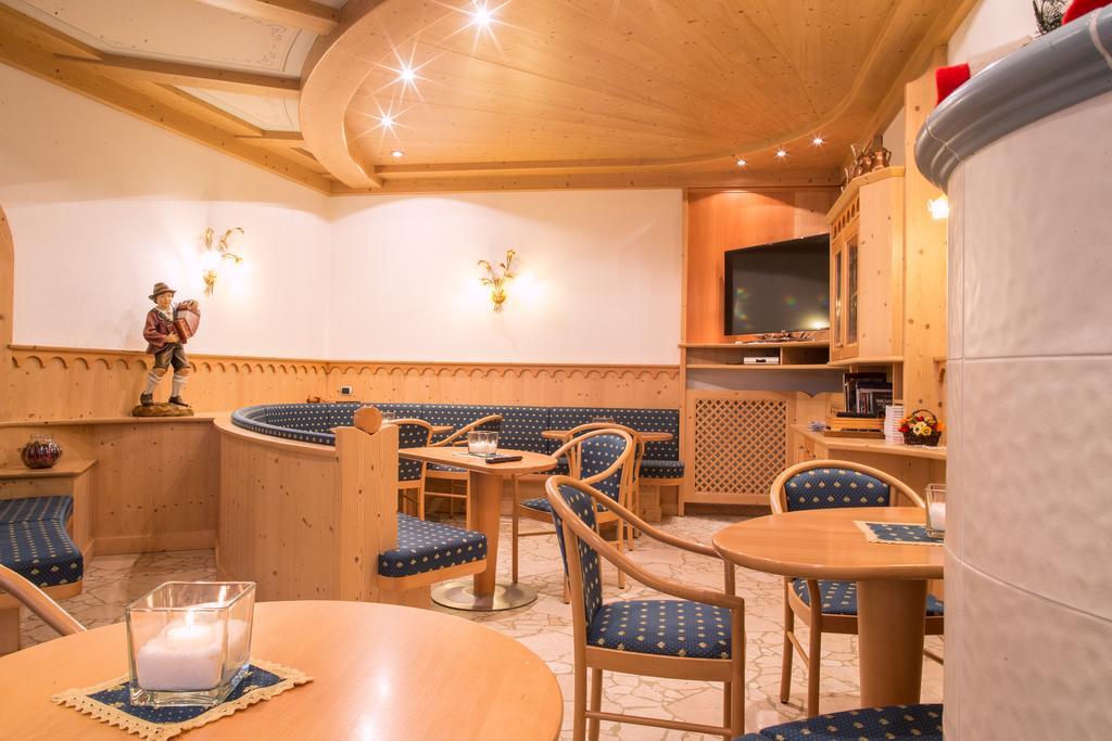 Hotel Al Cervo Tesero Kültér fotó