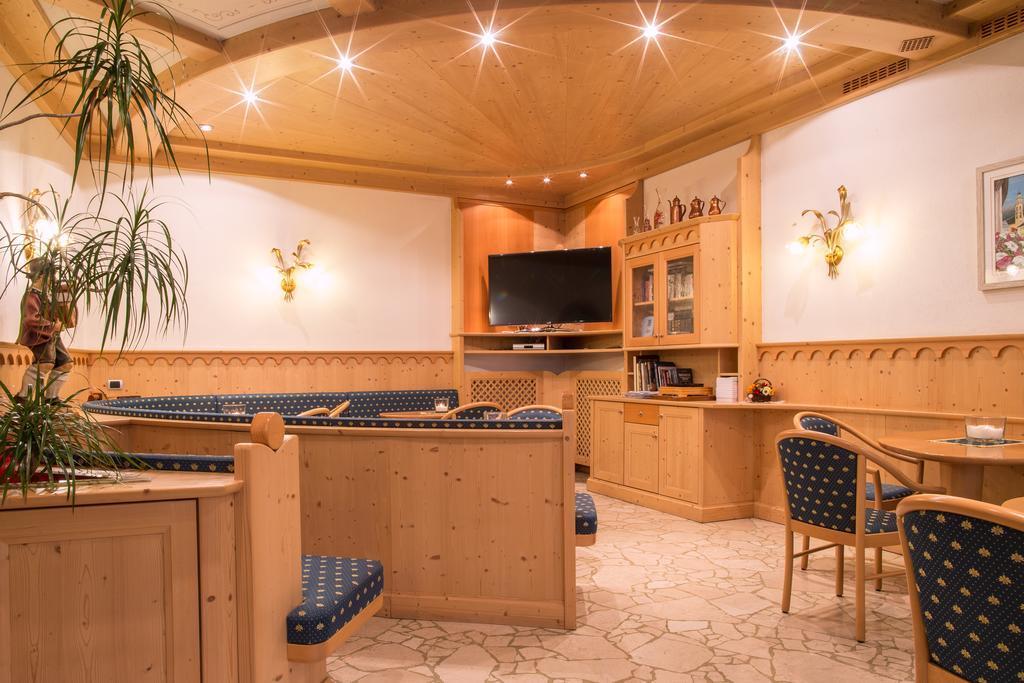 Hotel Al Cervo Tesero Kültér fotó